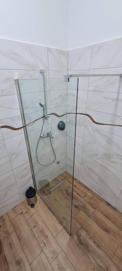 Kvija Rooms Subotica Bagian luar foto