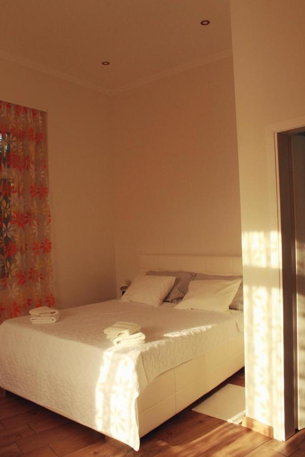 Kvija Rooms Subotica Bagian luar foto