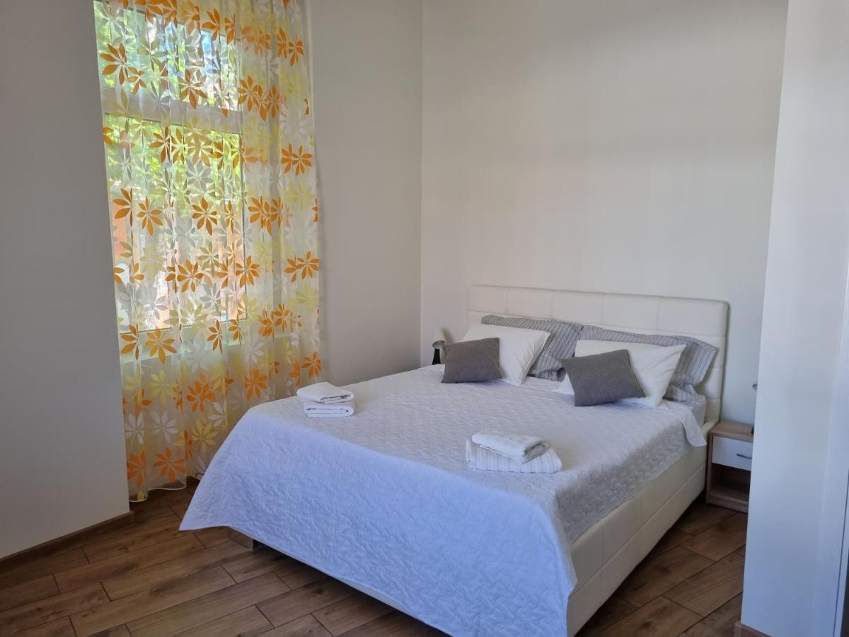 Kvija Rooms Subotica Bagian luar foto
