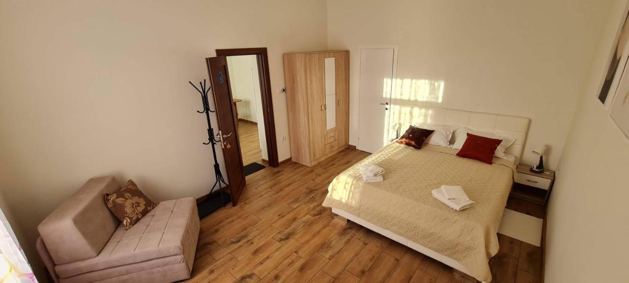 Kvija Rooms Subotica Bagian luar foto
